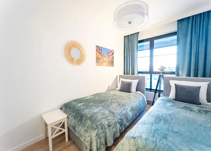 Z Dwiema Sypialniami + Parking アパート